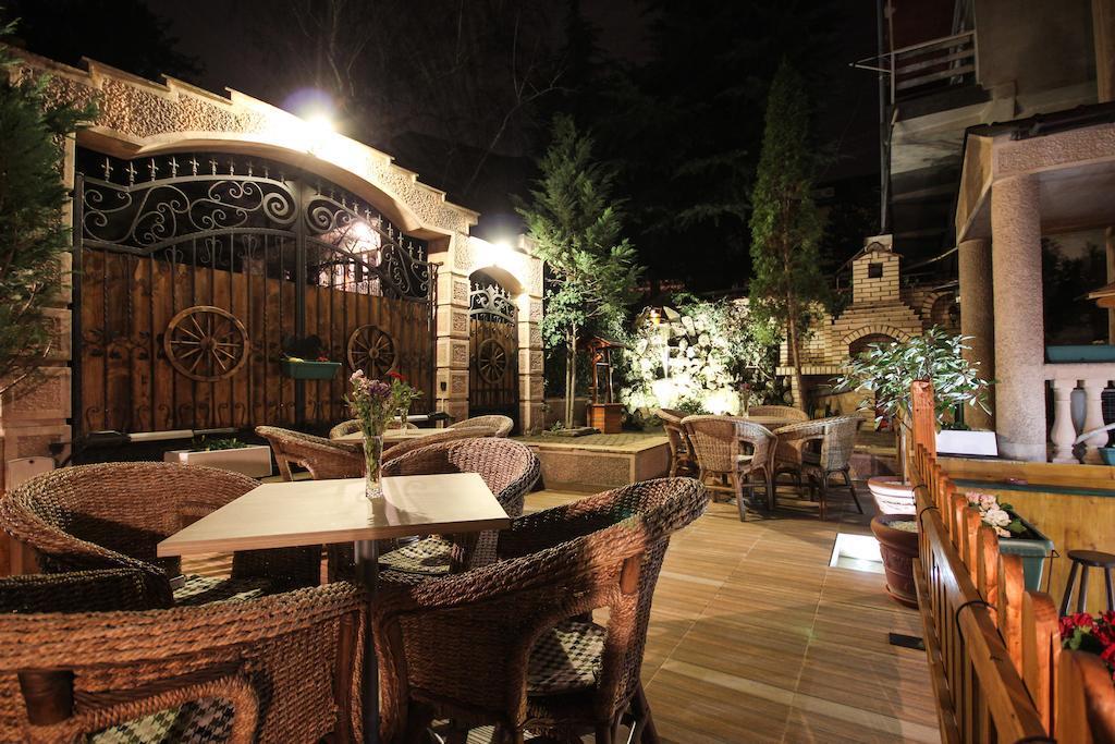 Villa Alexander Скопие Екстериор снимка
